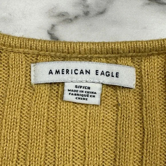 American Eagle Sleeveless Mustard Top Women's Size Small Pullover Knit - Picture 2 of 7